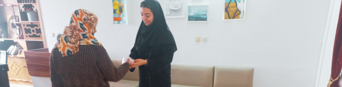 دادن گوشت و برنج نذری به توانخواهان